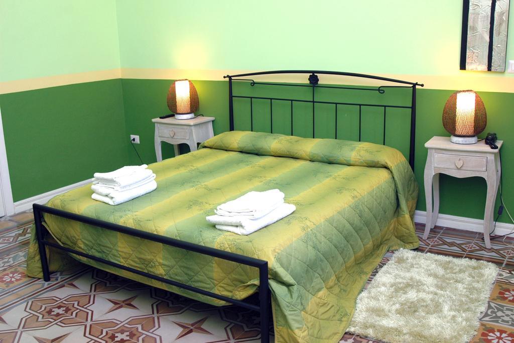 La Naca Della Taranta B&B Галатина Екстериор снимка