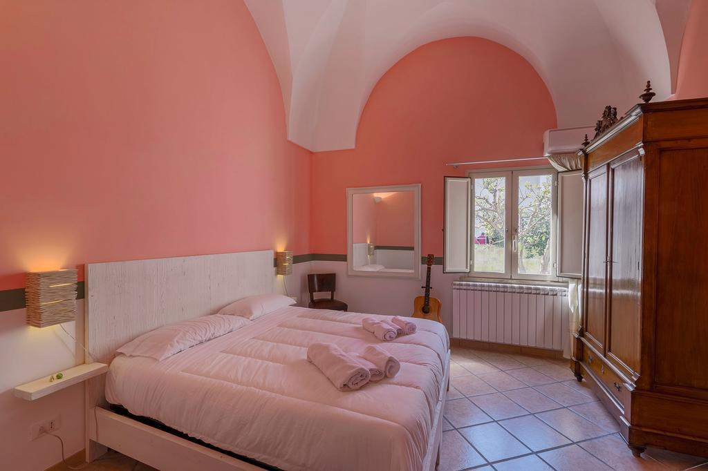 La Naca Della Taranta B&B Галатина Екстериор снимка