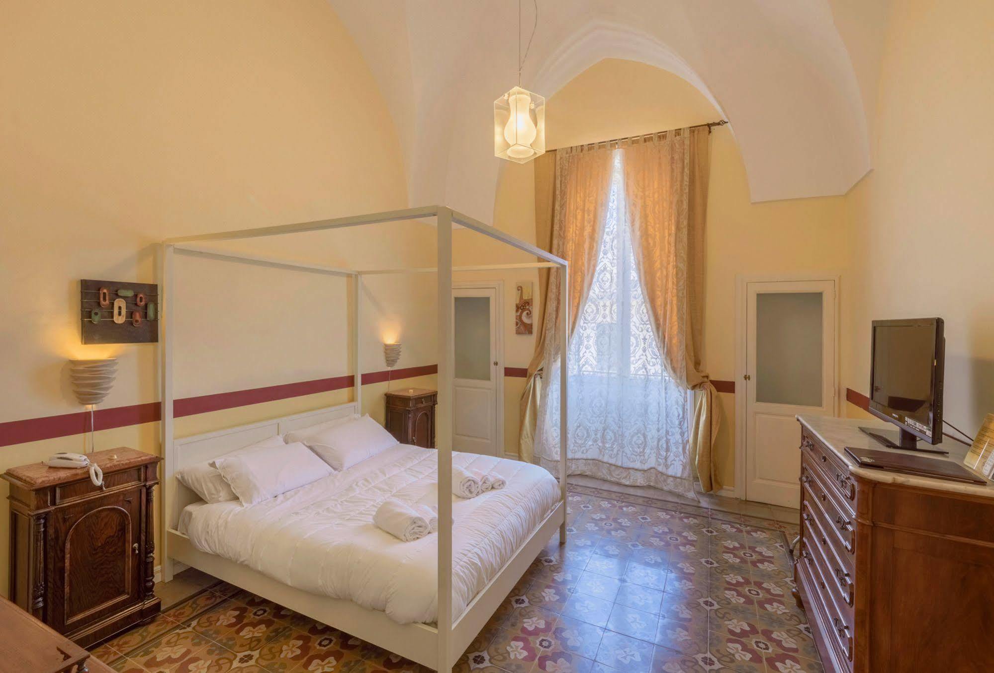 La Naca Della Taranta B&B Галатина Екстериор снимка